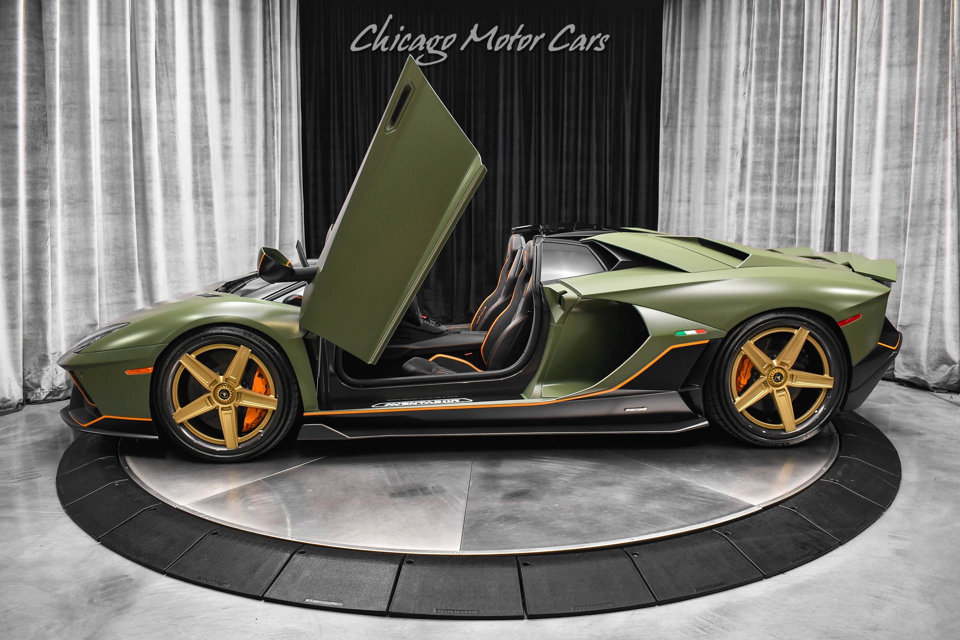 2022 Lamborghini Aventador Ultimae Roadster's photo