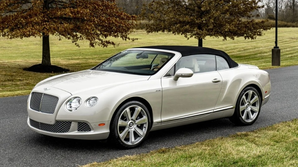 2015 Bentley Continental Convertible's photo