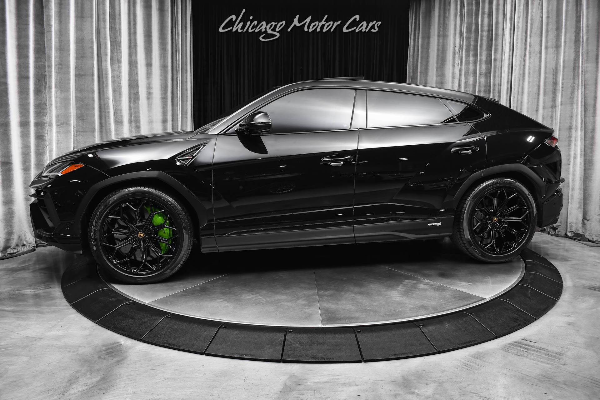 2024 Lamborghini Urus 4.0 V8 S's photo