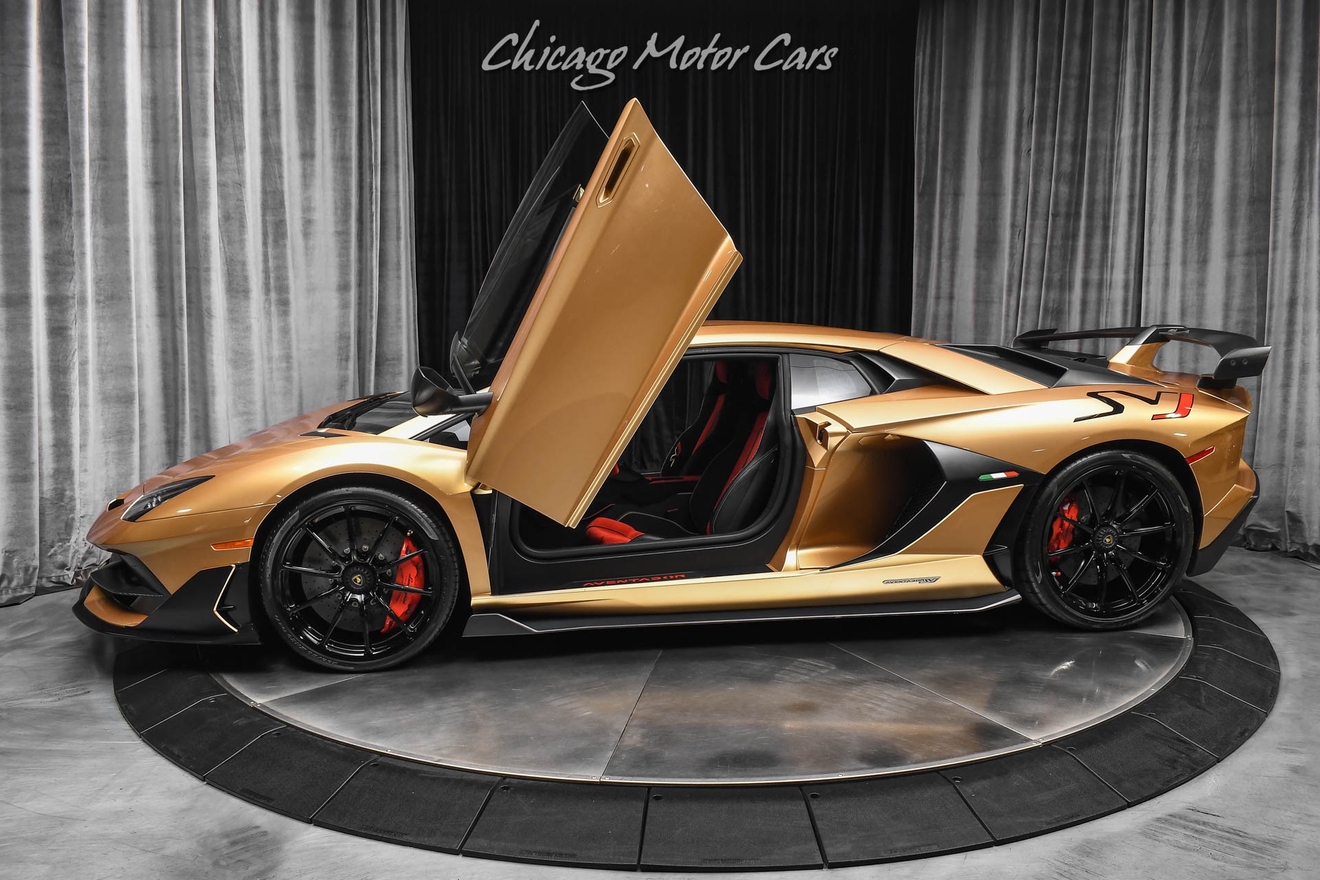 2019 Lamborghini Aventador SVJ Coupe's photo