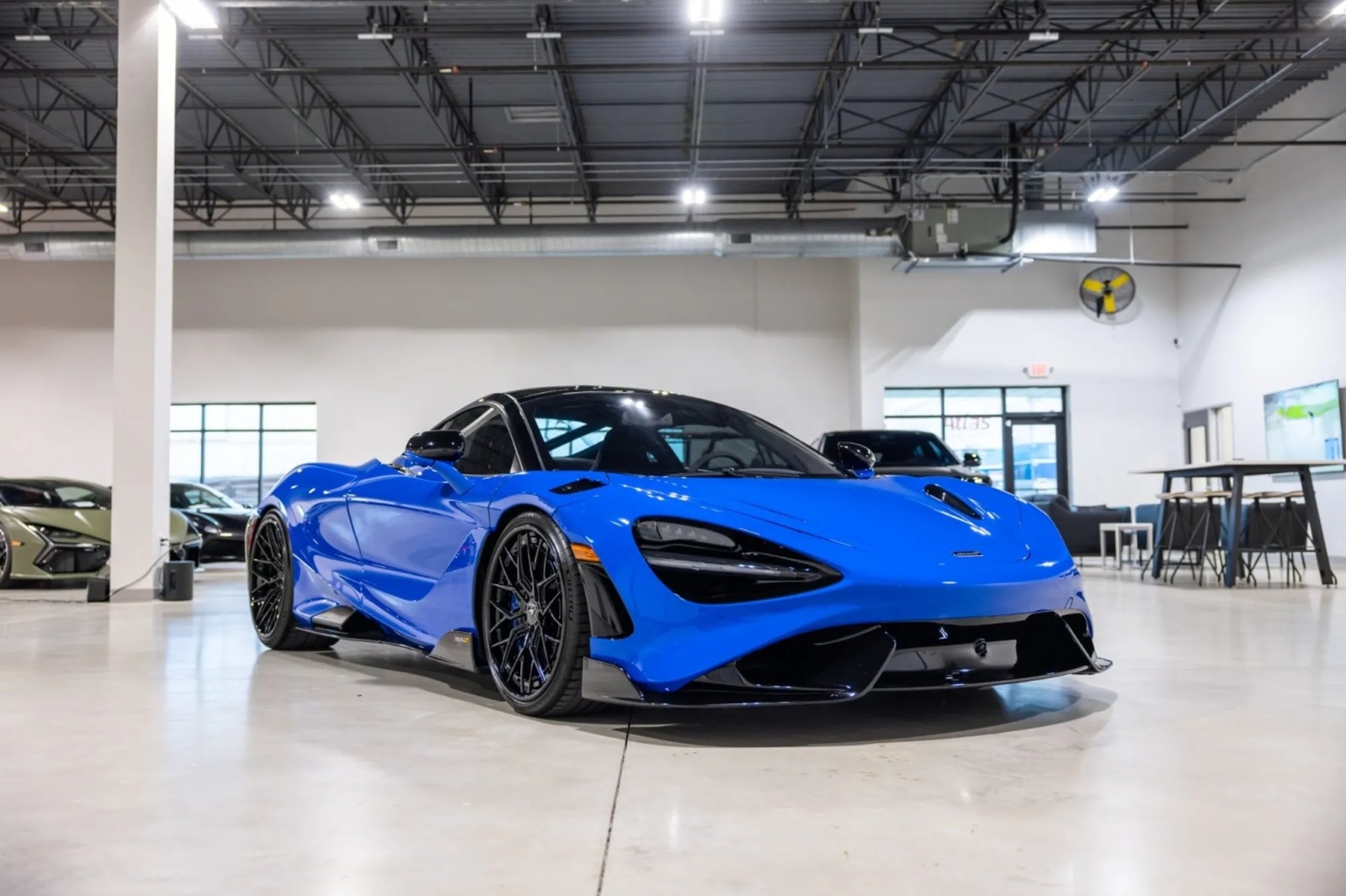 2021 McLaren 765LT -'s photo