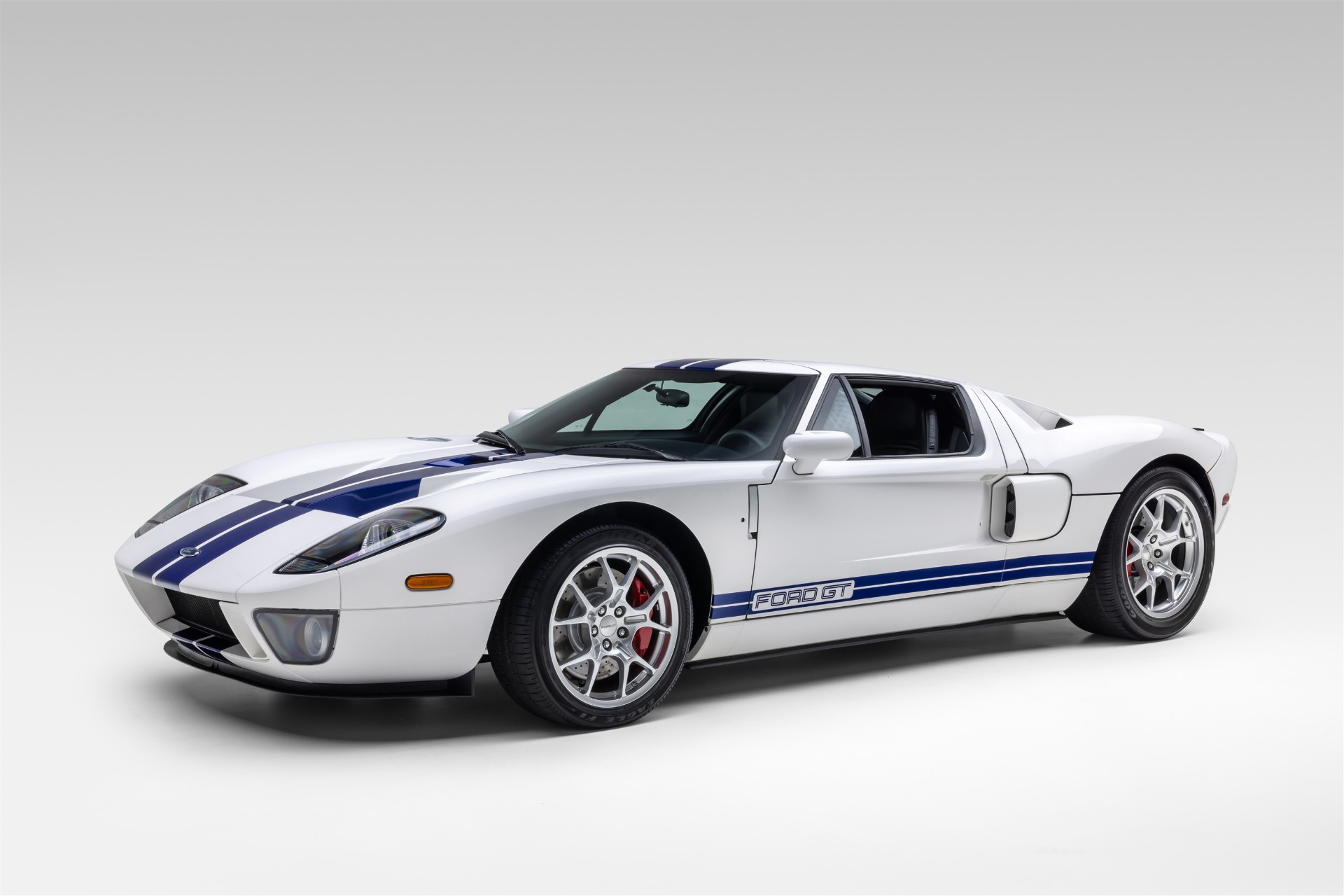 2005 Ford GT -'s photo