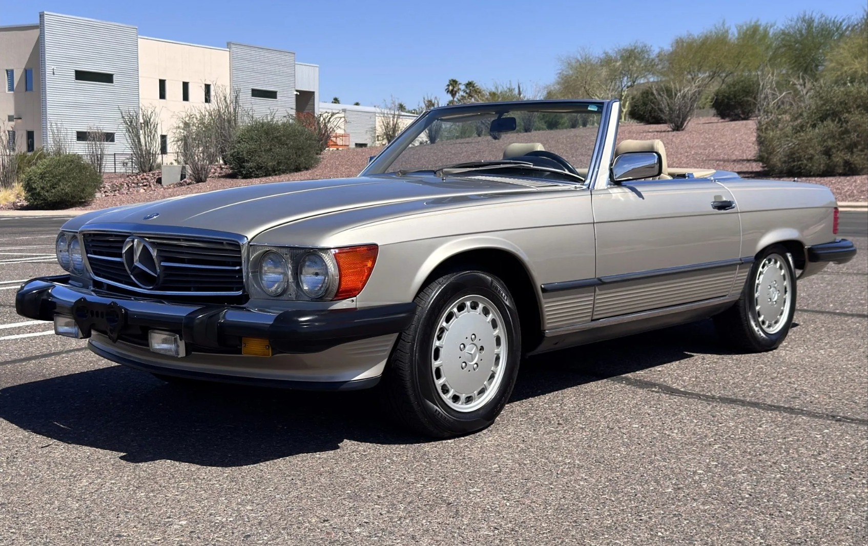 1989 Mercedes-Benz SL's photo
