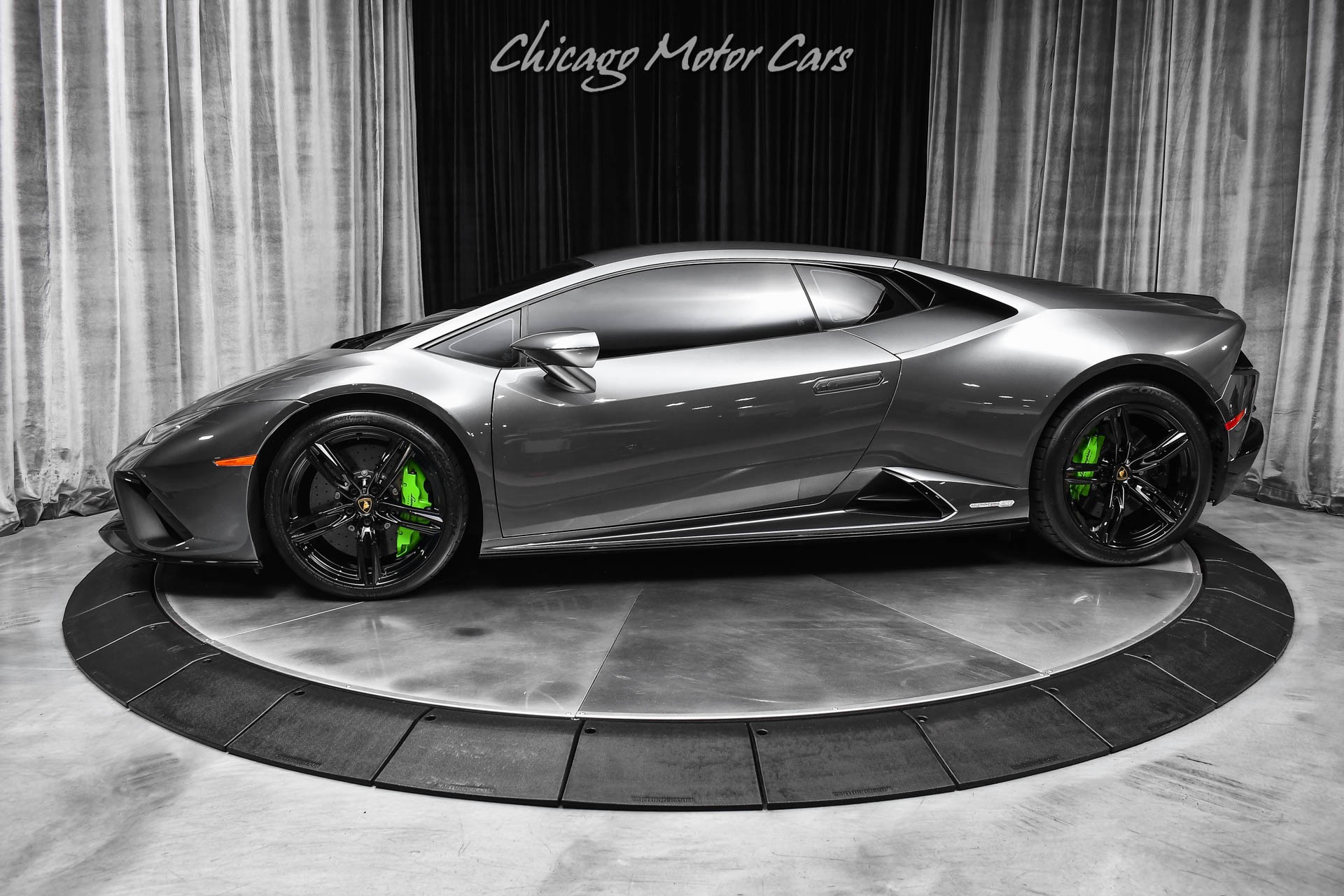 2022 Lamborghini Huracan EVO Coupe's photo