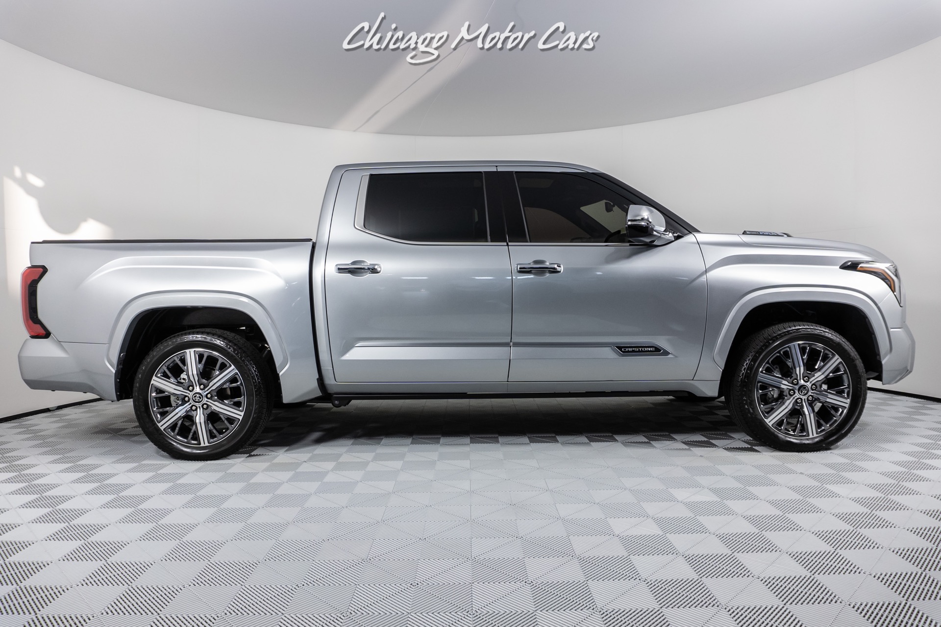 Used-2022-Toyota-Tundra-Capstone-HV-CREWMAX-4x4-only-700-miles-New-Hybrid-Technology-Bed-Extender