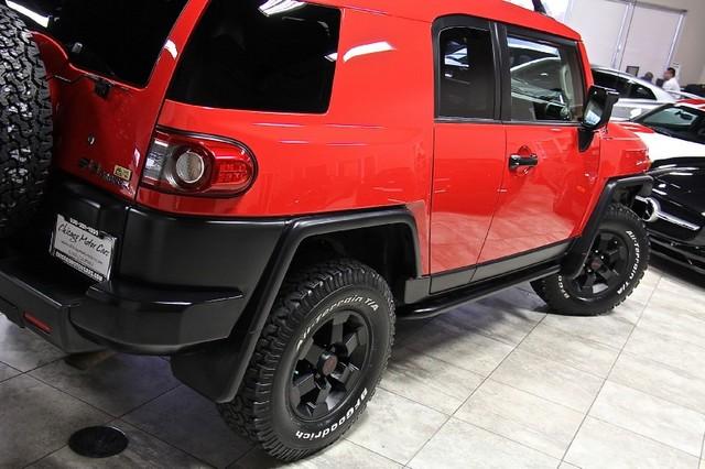 New-2012-Toyota-FJ-Cruiser