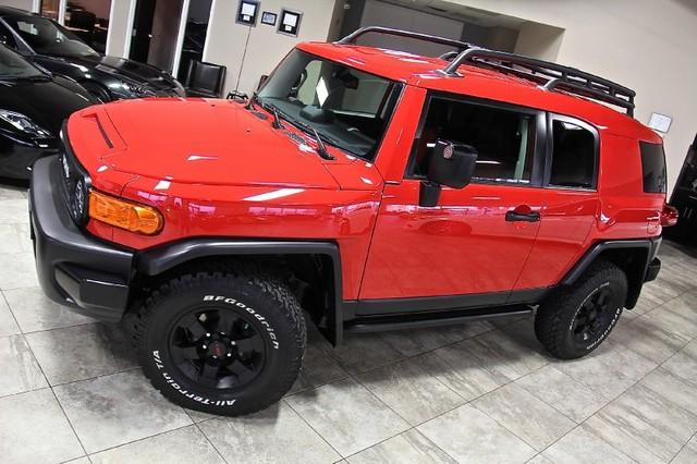 New-2012-Toyota-FJ-Cruiser