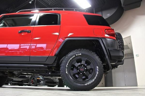 New-2012-Toyota-FJ-Cruiser