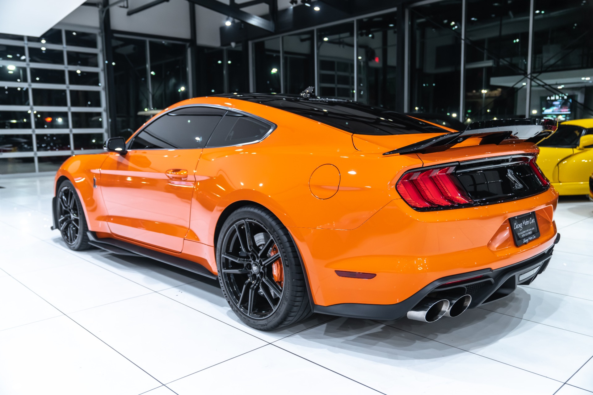 Used-2020-Ford-Mustang-Shelby-GT500-Coupe-Twister-Orange-Tech-Pkg-Handling-Pkg-Recaro-Seats