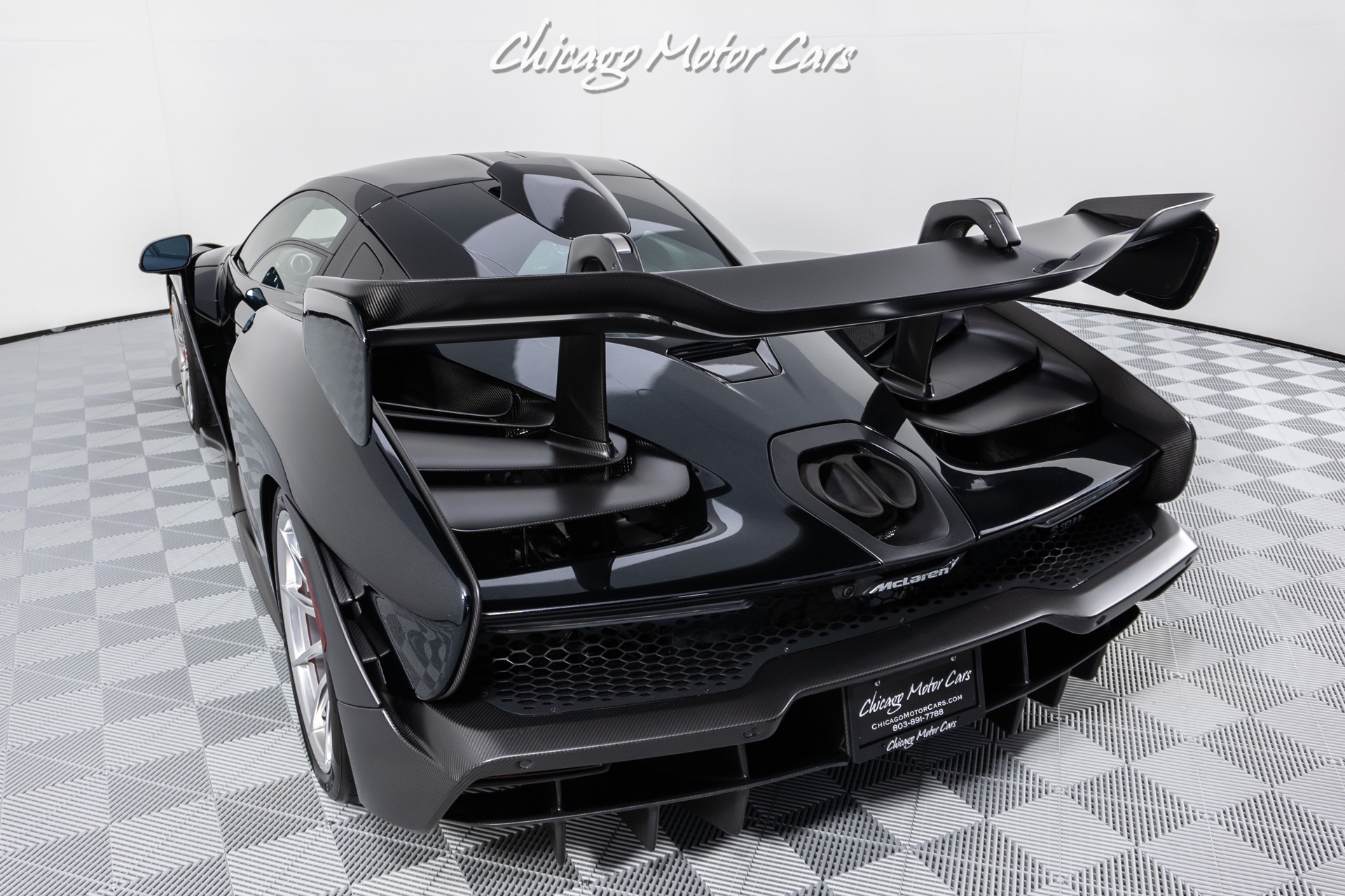 Used-2019-McLaren-Senna-Coupe-ONLY-553-Miles-MSO-Diamond-Black-TONS-of-Carbon-35-OF-500-MADE-RARE