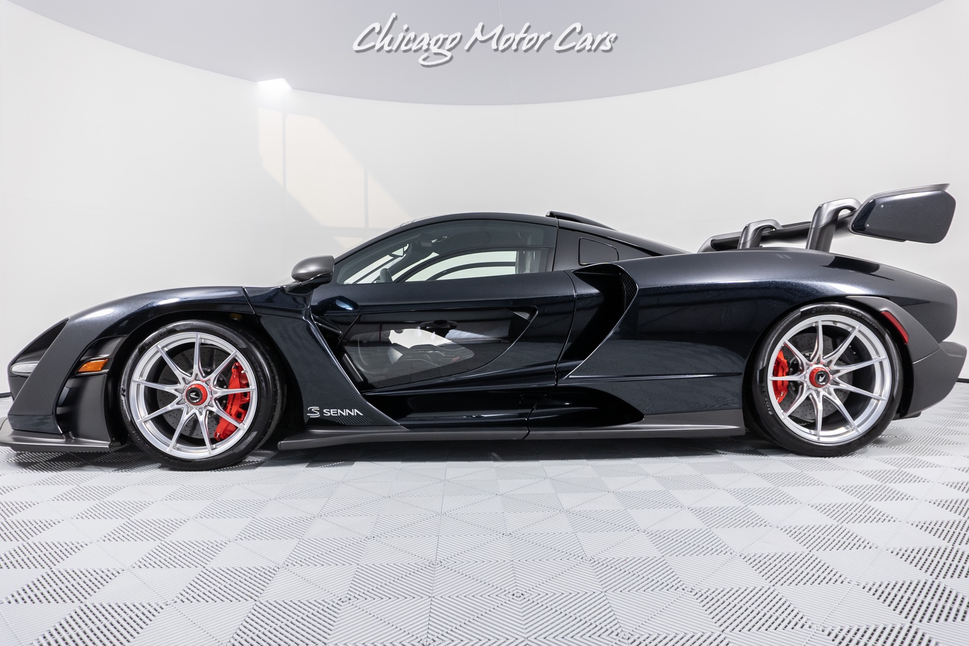 Used-2019-McLaren-Senna-Coupe-ONLY-553-Miles-MSO-Diamond-Black-TONS-of-Carbon-35-OF-500-MADE-RARE