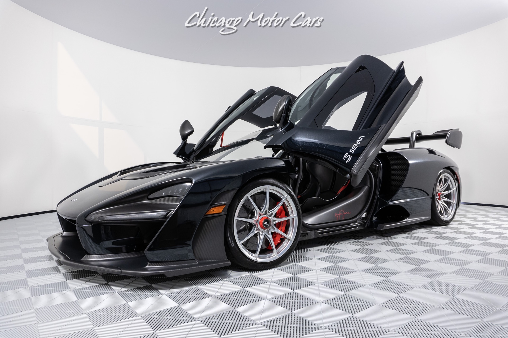 Used-2019-McLaren-Senna-Coupe-ONLY-553-Miles-MSO-Diamond-Black-TONS-of-Carbon-35-OF-500-MADE-RARE