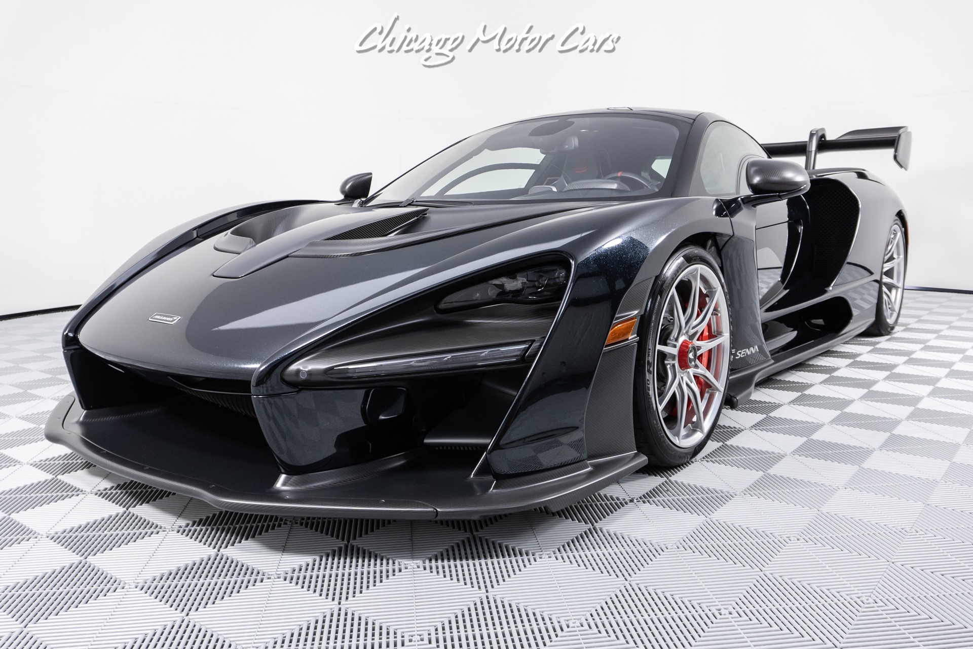 Used-2019-McLaren-Senna-Coupe-ONLY-553-Miles-MSO-Diamond-Black-TONS-of-Carbon-35-OF-500-MADE-RARE