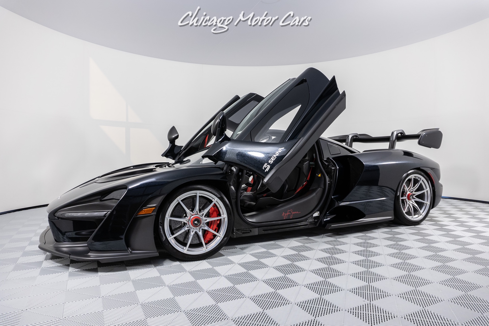 Used-2019-McLaren-Senna-Coupe-ONLY-553-Miles-MSO-Diamond-Black-TONS-of-Carbon-35-OF-500-MADE-RARE