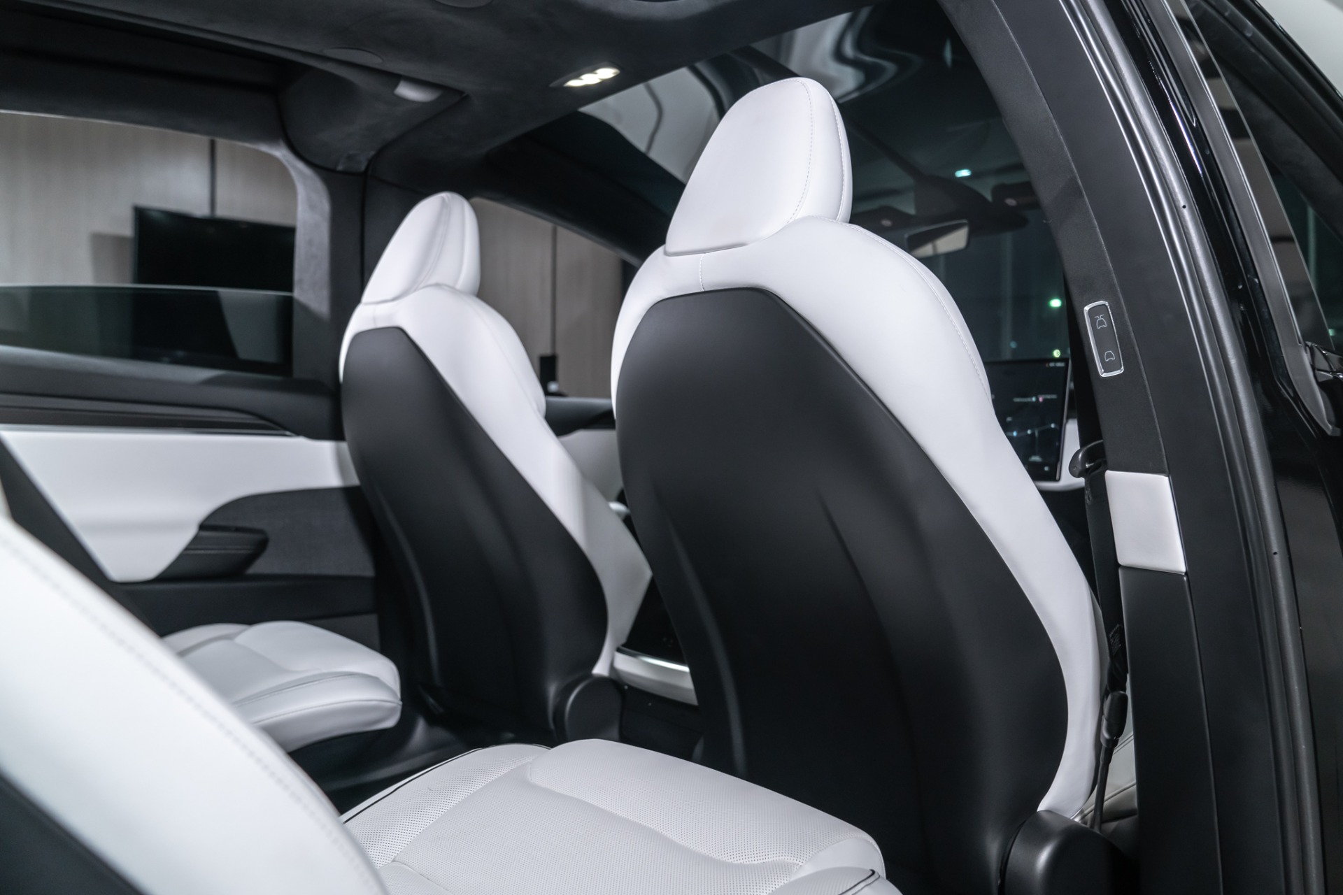 Used-2022-Tesla-Model-X-Plaid-SUV-FULL-Self-Driving-6-Seat-Layout-EVERY-OPTION-LOADED