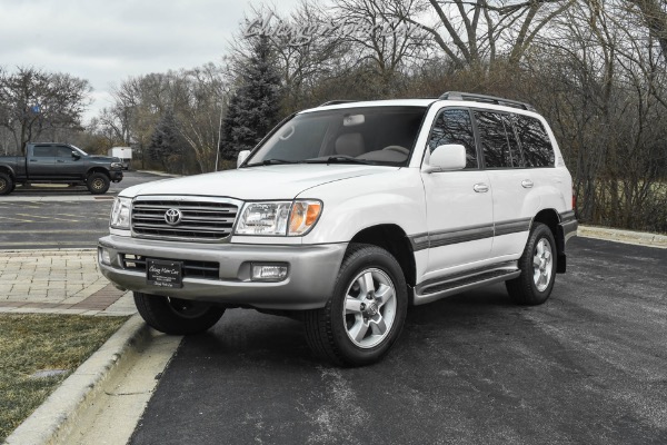 Used 2004 Toyota Land Cruiser TWO OWNER! LEATHER! $5K IN SERVICE! TIMING BELT! 3RD ROW! REAR DIFF LOCK! for sale Sold at Chicago Motor Cars in West Chicago IL 60185 2