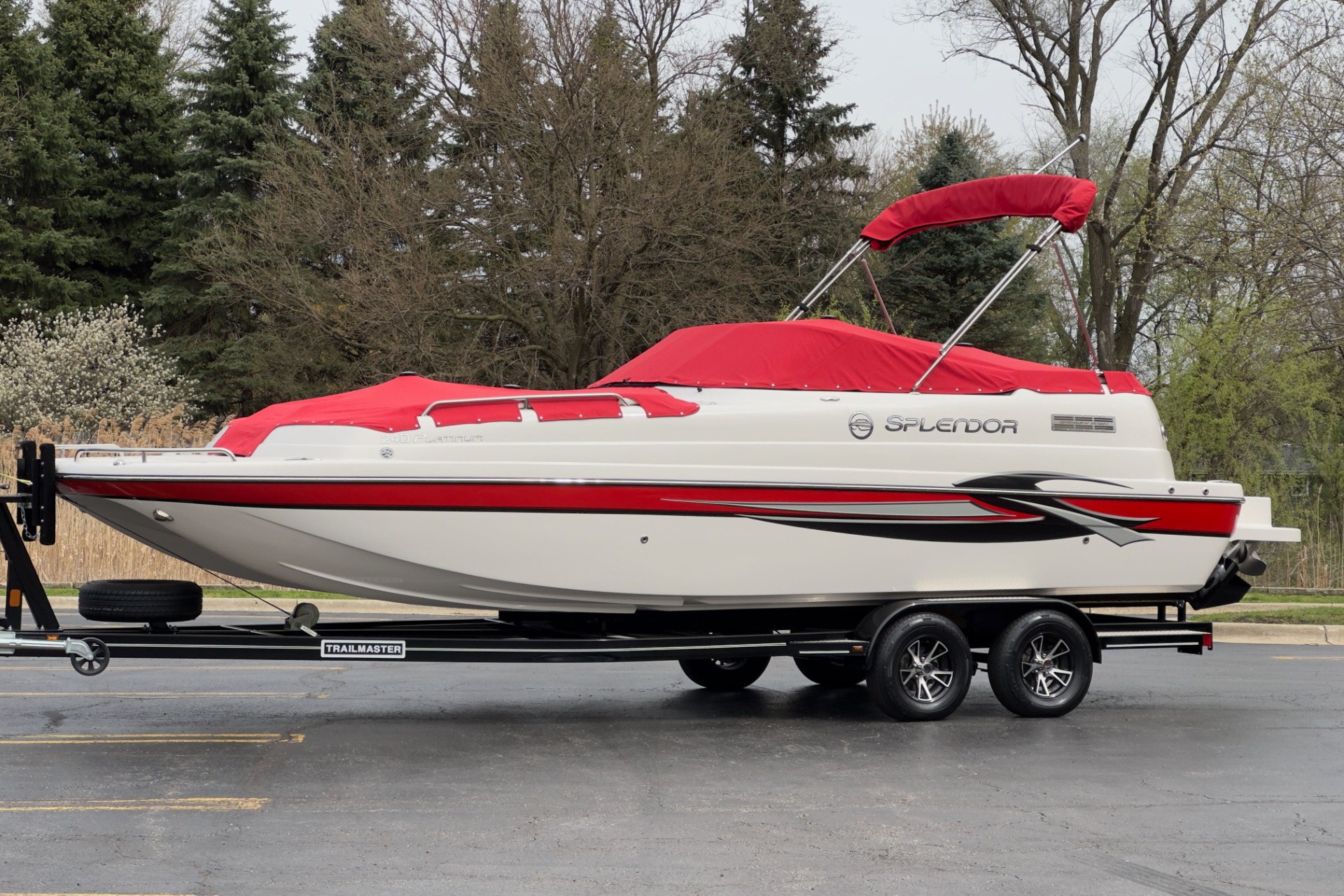 New-2022-Splendor-240-Platinum-Bowrider-Mercruiser-62-12-Passenger-BRAND-NEW