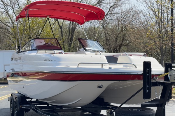 New-2022-Splendor-240-Platinum-Bowrider-Mercruiser-62-12-Passenger-BRAND-NEW