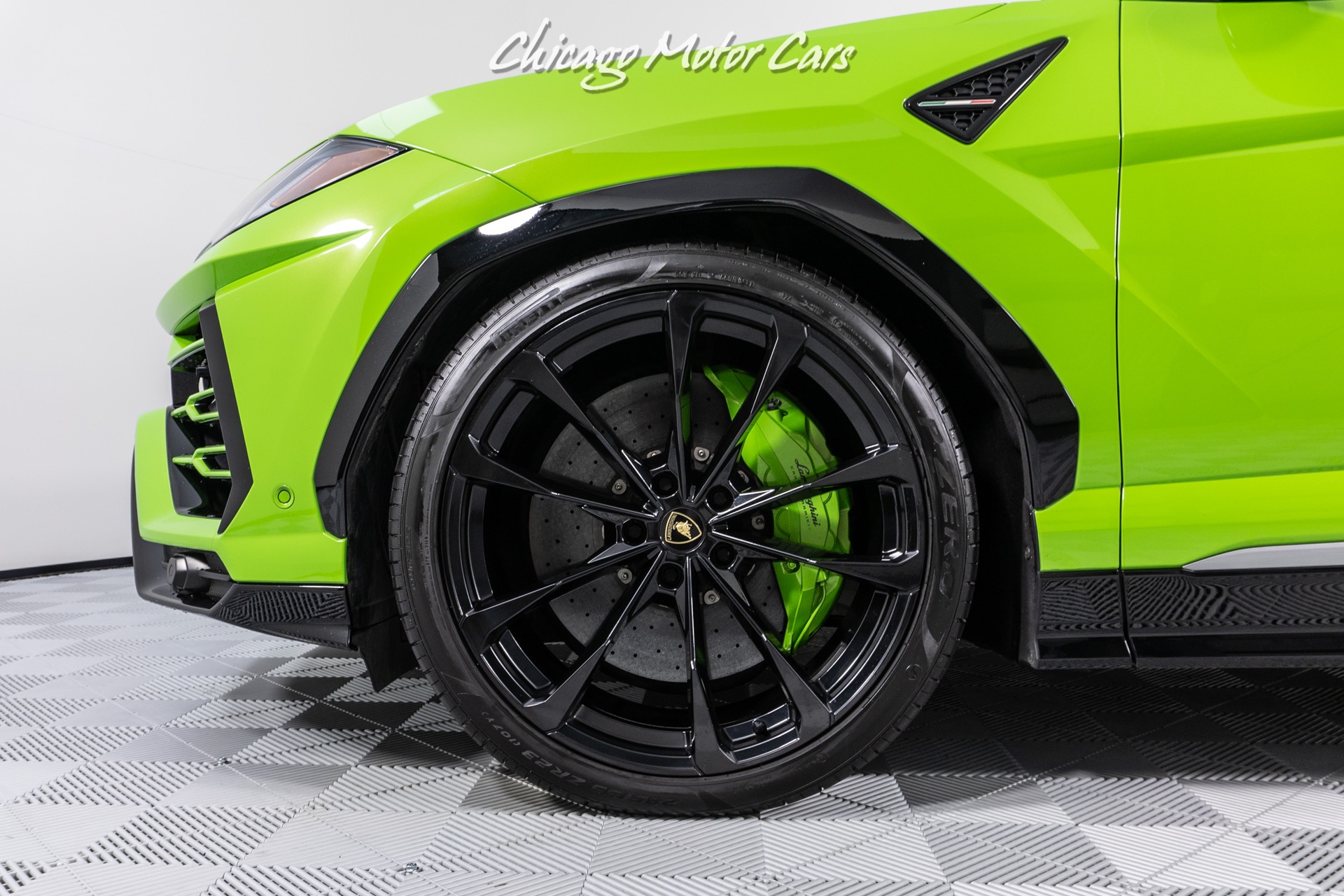 Used-2021-Lamborghini-Urus-Rare-Verde-Mantis-Finish-High-Gloss-Style-Package-Full-Front-PPF-Loaded