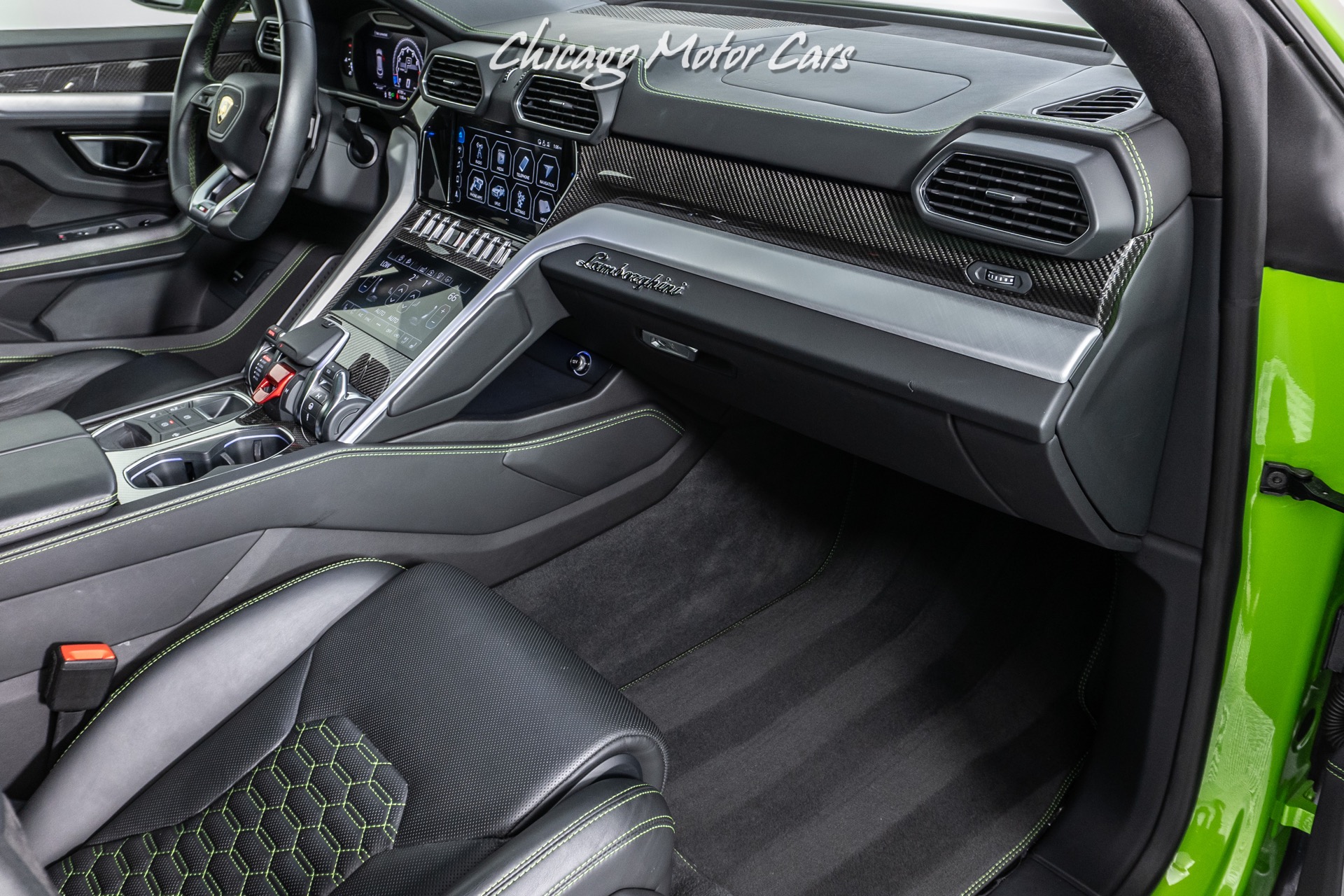 Used-2021-Lamborghini-Urus-Rare-Verde-Mantis-Finish-High-Gloss-Style-Package-Full-Front-PPF-Loaded