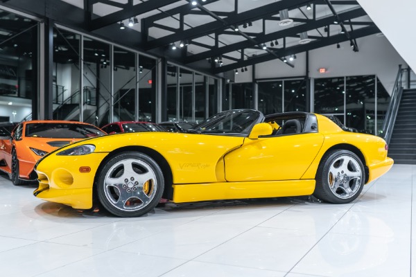 Used 2002 Dodge Viper RT/10 Race Yellow over Black Clean Carfax BLUETOOTH XM RADIO for sale Sold at Chicago Motor Cars in West Chicago IL 60185 2