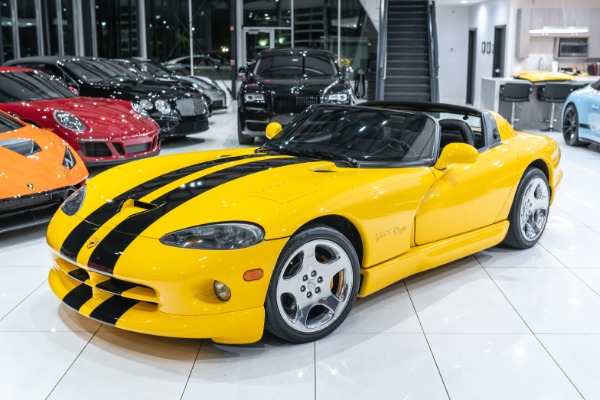 Used 2002 Dodge Viper RT/10 Race Yellow over Black Clean Carfax BLUETOOTH XM RADIO for sale Sold at Chicago Motor Cars in West Chicago IL 60185 4