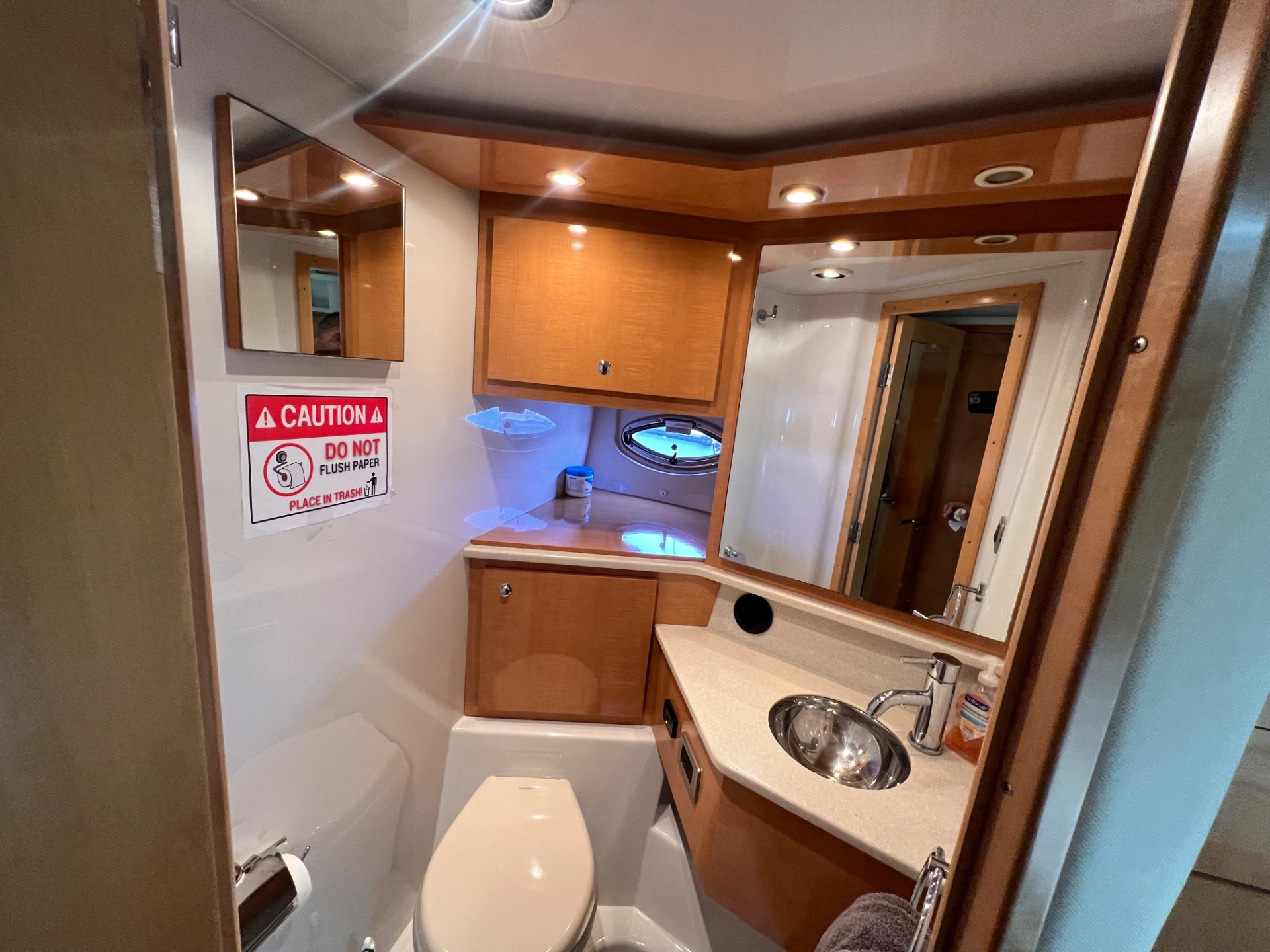 Used-2011-Four-Winns-V475-Only-685-Hours-Fully-Serviced-IP-600s-2-Heads-2-Staterooms