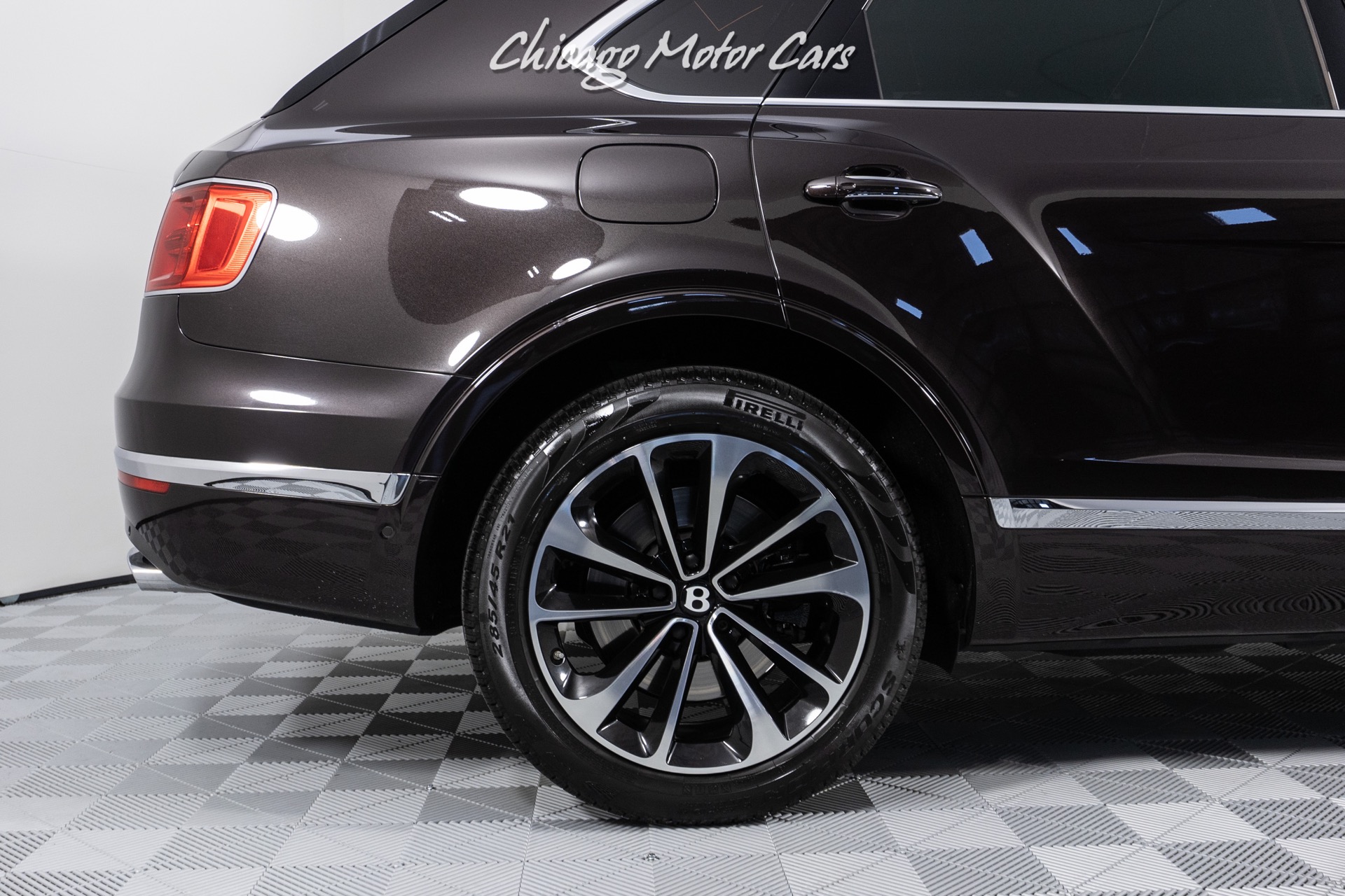 Used-2018-Bentley-Bentayga-W12-Signature-Edition-Rear-Seat-Entertainment-Unique-Havana-Finish-Loaded