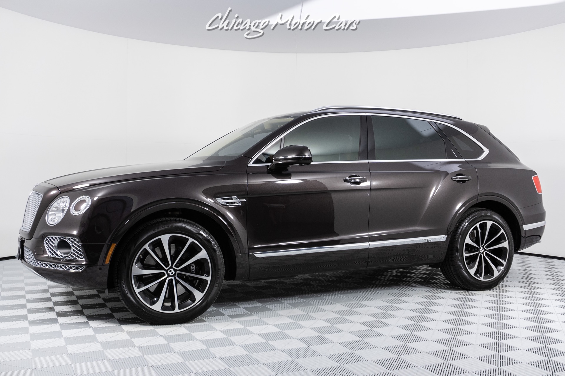 Used-2018-Bentley-Bentayga-W12-Signature-Edition-Rear-Seat-Entertainment-Unique-Havana-Finish-Loaded