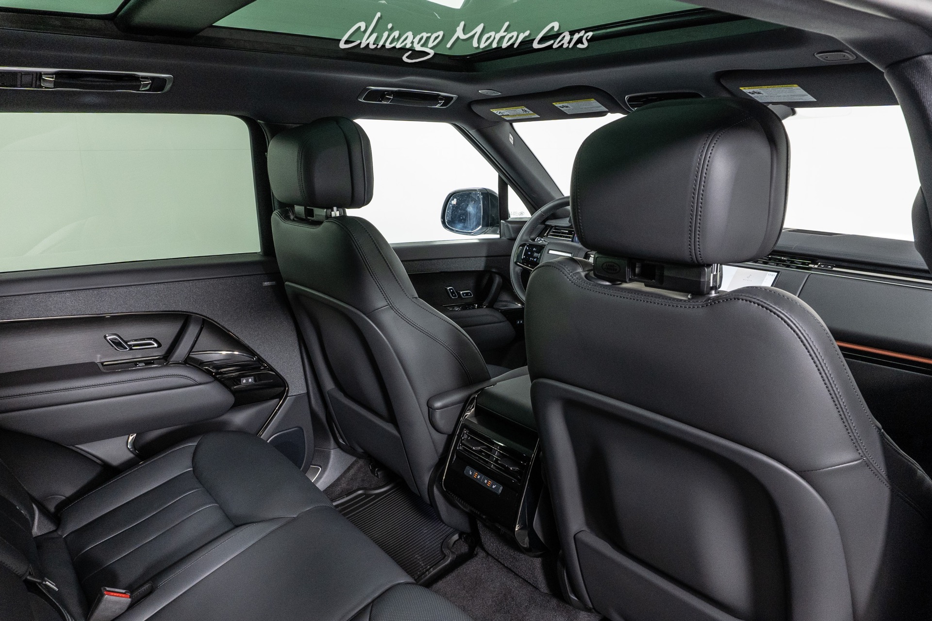 Used-2023-Land-Rover-Range-Rover-Sport-P400-Dynamic-SE-demo-specification-pack-Premium-Interior-Pack-LOADED