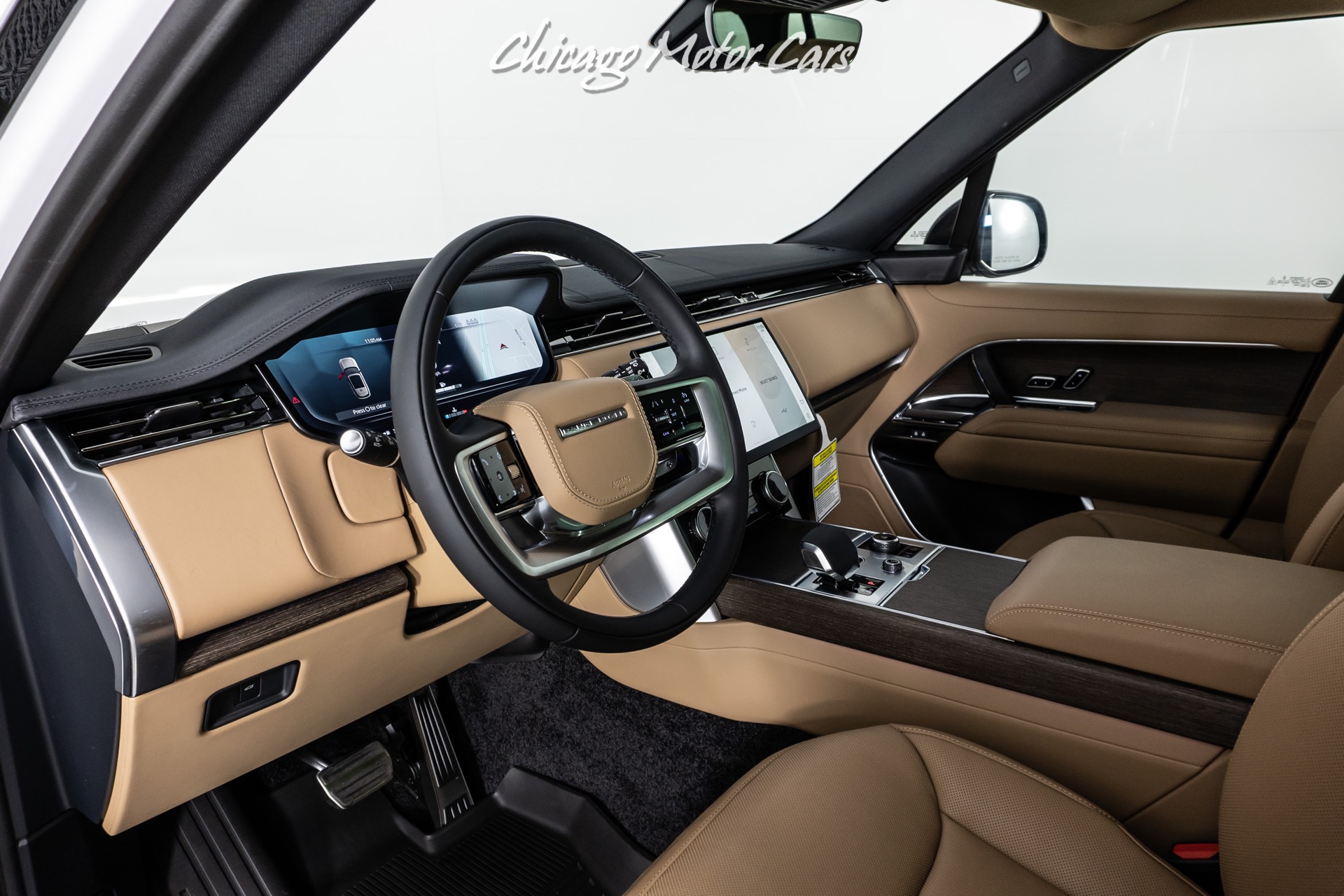 Used 2023 Land Rover Range Rover P400 SE all wheel steering! soft close