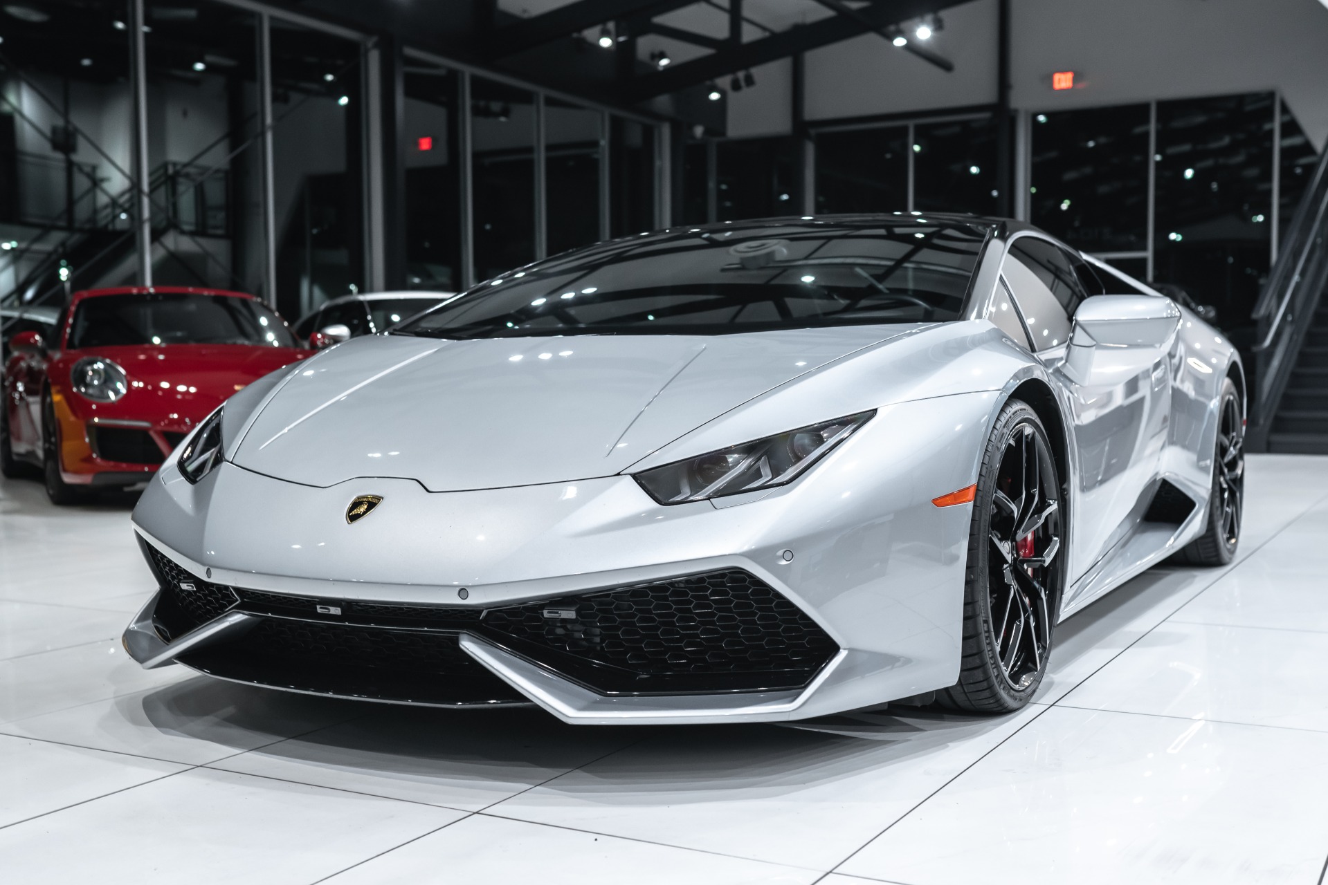 Used-2015-Lamborghini-Huracan-LP610-4-Gorgeous-Color-Carbon-Ceramic-Brakes-20-Forged-Rims-Clean-CarFax