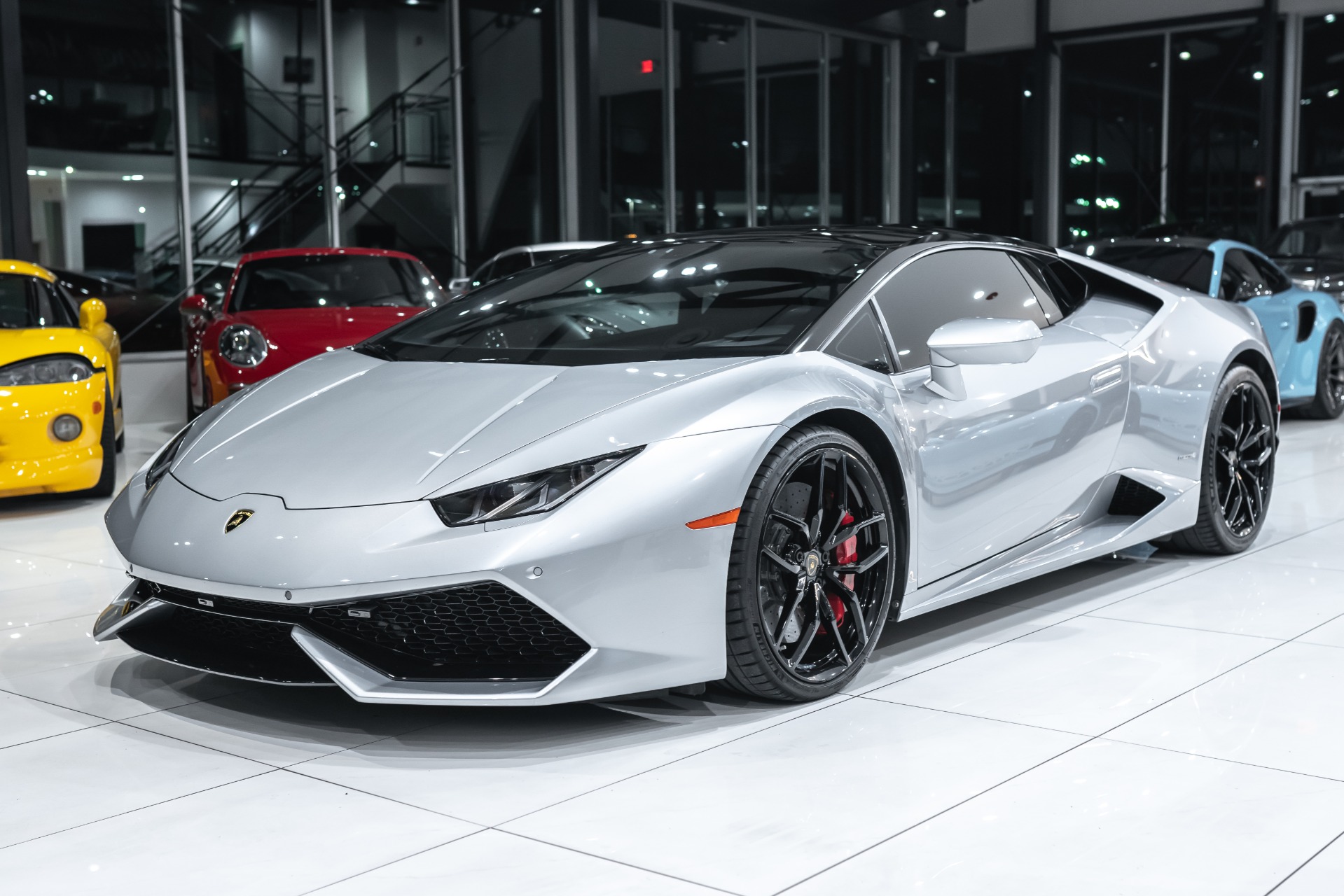 Used-2015-Lamborghini-Huracan-LP610-4-Gorgeous-Color-Carbon-Ceramic-Brakes-20-Forged-Rims-Clean-CarFax