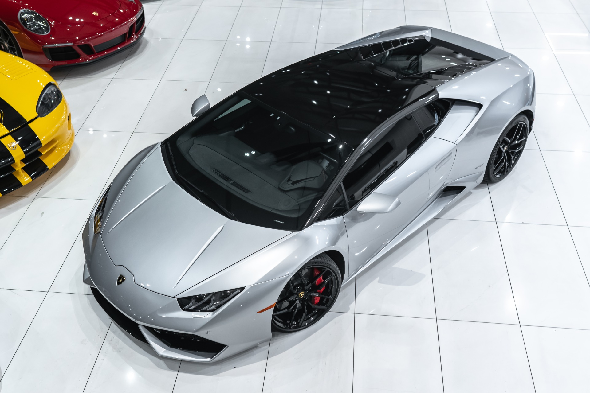 Used-2015-Lamborghini-Huracan-LP610-4-Gorgeous-Color-Carbon-Ceramic-Brakes-20-Forged-Rims-Clean-CarFax