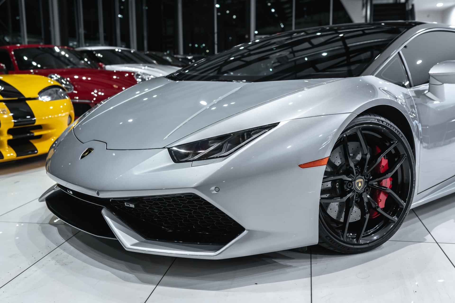 Used-2015-Lamborghini-Huracan-LP610-4-Gorgeous-Color-Carbon-Ceramic-Brakes-20-Forged-Rims-Clean-CarFax