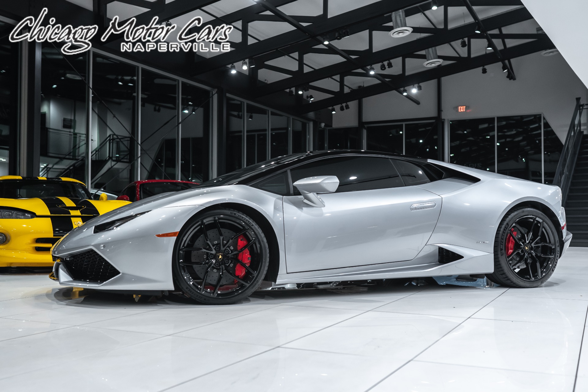 Used 2015 Huracan LP6104 Color, Carbon Ceramic Brakes 20 Rims Clean