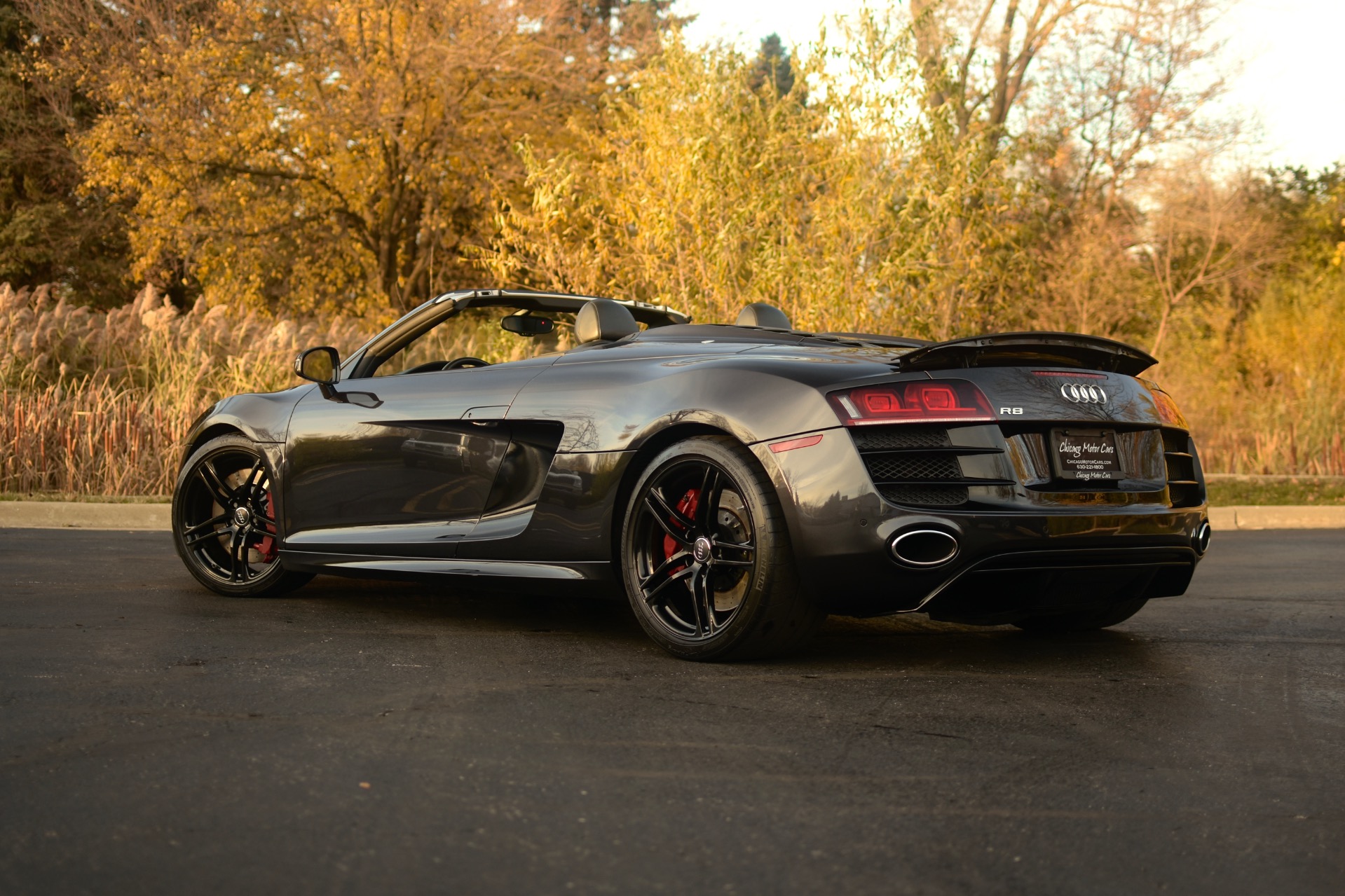 Used-2011-Audi-R8-52-quattro-Spyder-B-O-Audio-Audi-NAV-Plus-Upgraded-Exhaust