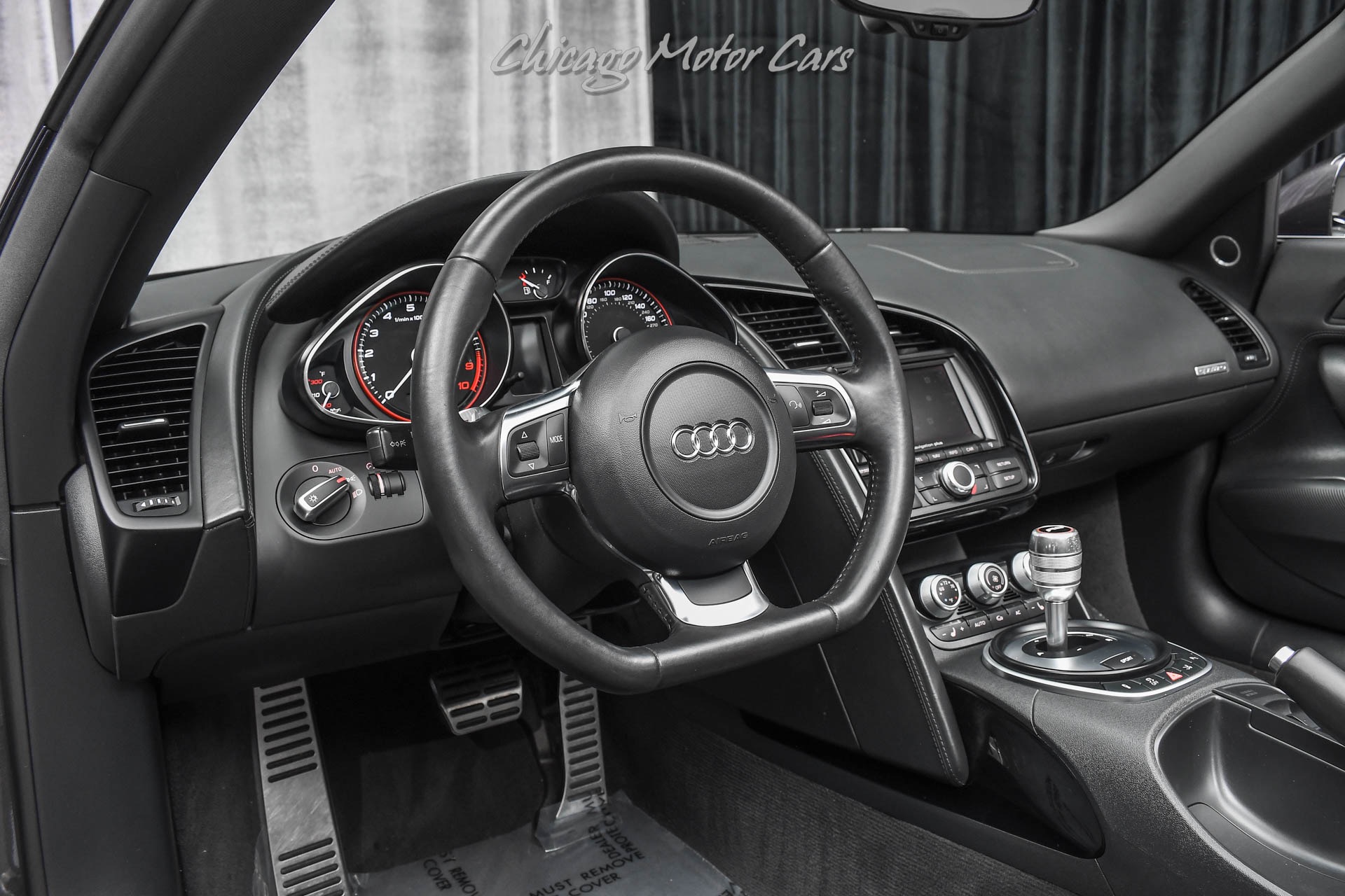 Used-2011-Audi-R8-52-quattro-Spyder-B-O-Audio-Audi-NAV-Plus-Upgraded-Exhaust