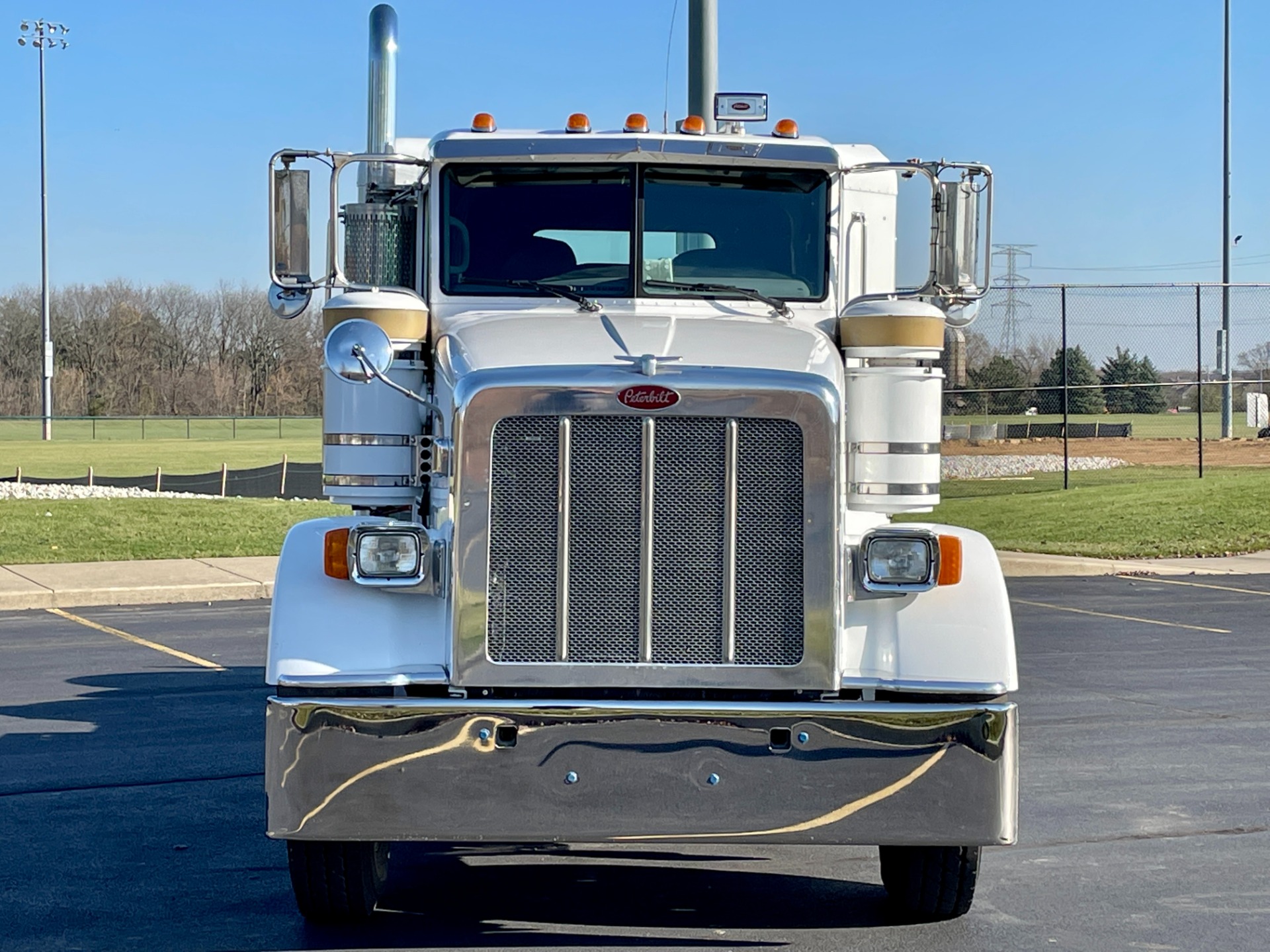 Used-2012-Peterbilt-367-Sleeper---Cummins-ISX15---485-HP---15-Speed-Manual