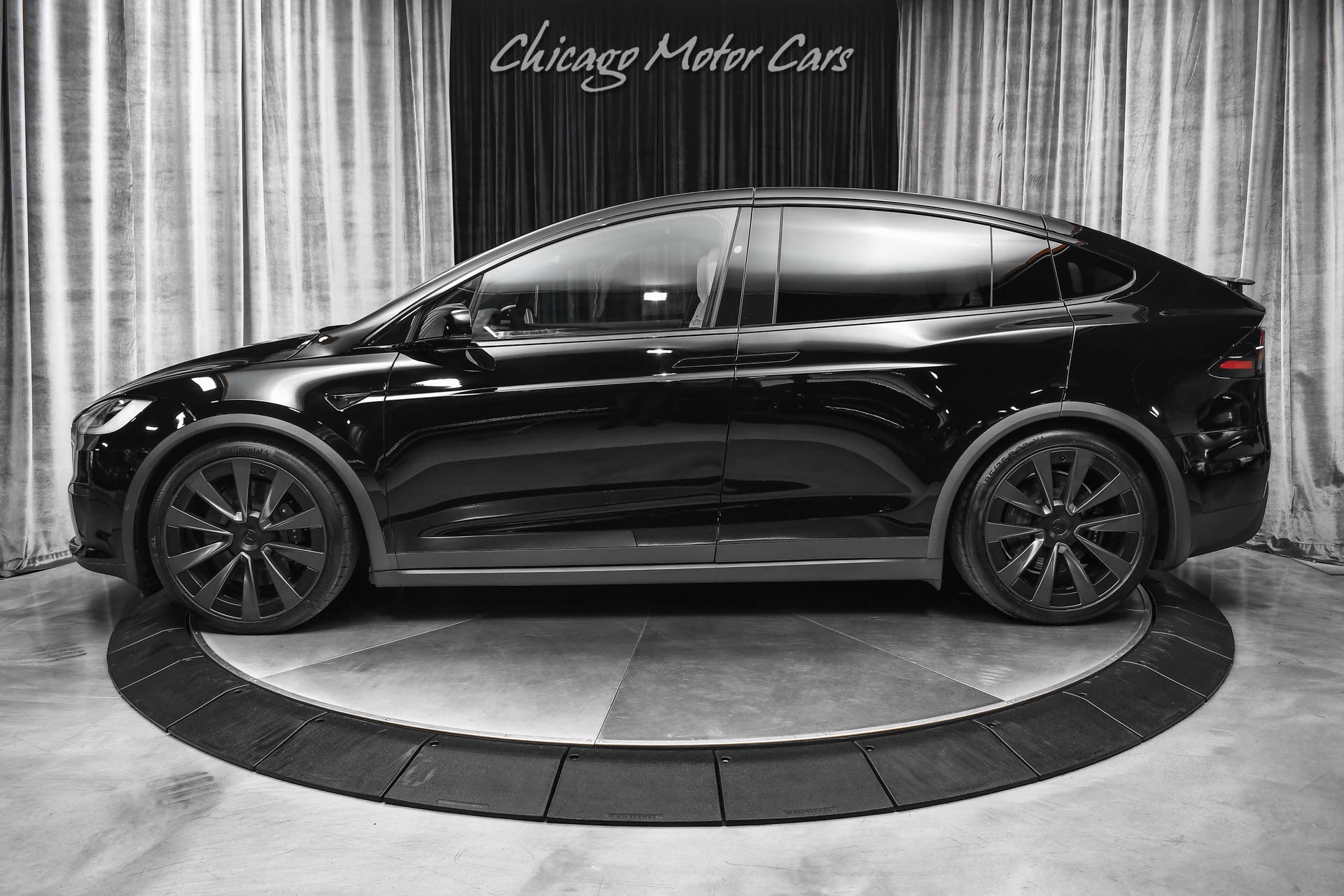 Used-2022-Tesla-Model-X-Plaid-SUV-Autopilot-ONLY-3K-Miles-22-Inch-Wheels-LOADED