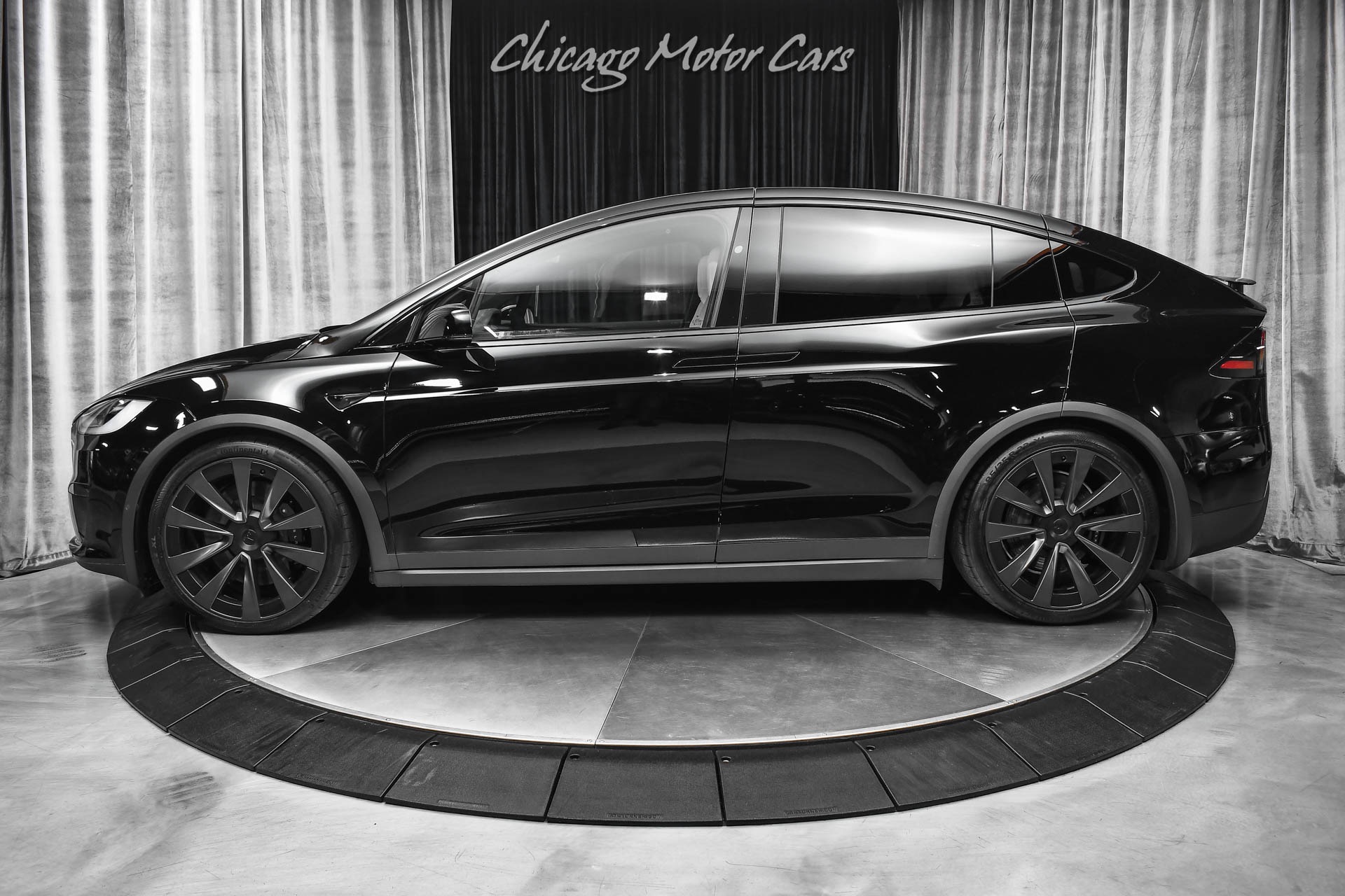 Used-2022-Tesla-Model-X-Plaid-SUV-Autopilot-ONLY-4K-Miles-22-Inch-Wheels-LOADED