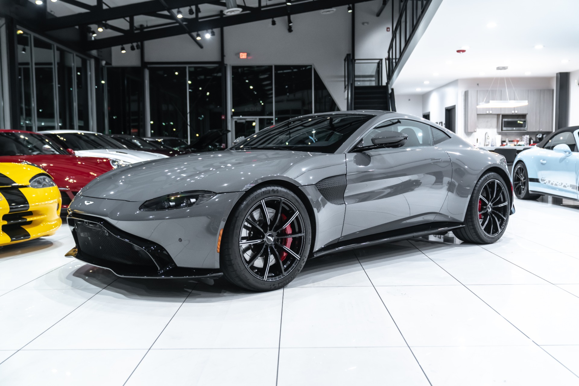 Used-2019-Aston-Martin-Vantage-V8-Beautiful-Color-Recent-Service-New-Tires