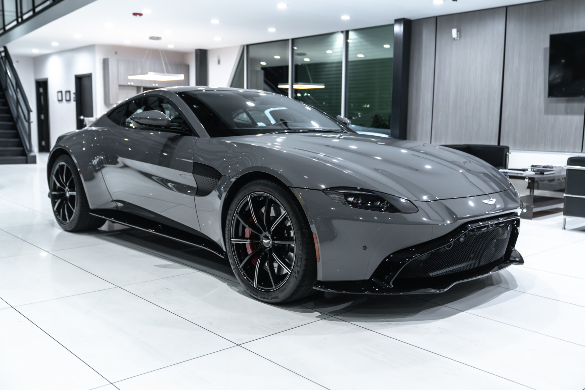 Used-2019-Aston-Martin-Vantage-V8-Beautiful-Color-Recent-Service-New-Tires