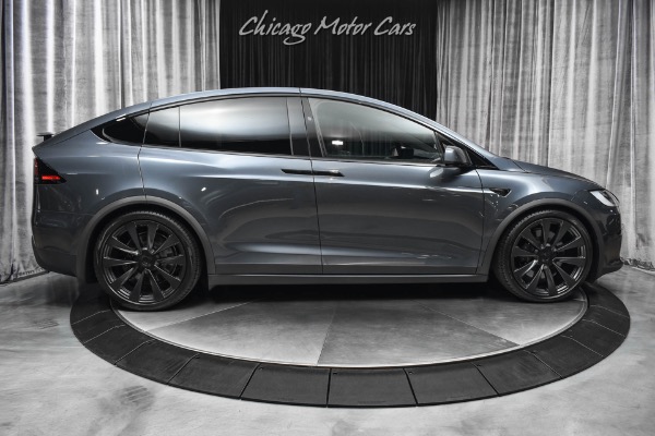 Used-2022-Tesla-Model-X-Plaid-SUV-Autopilot-ONLY-3100-Miles-22-Inch-Turbine-Wheels-Carbon-Trim