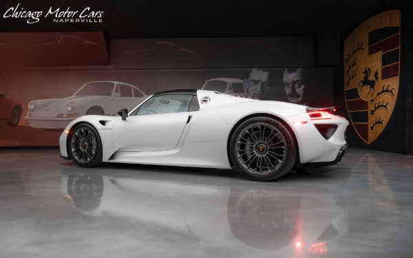 Used-2015-Porsche-918-Spyder-Only-1800-Miles-RARE-PTS-Pearl-White-Carbon-Fiber-Options-LOADED