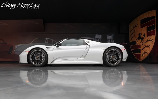 Used-2015-Porsche-918-Spyder-Only-1800-Miles-RARE-PTS-Pearl-White-Carbon-Fiber-Options-LOADED