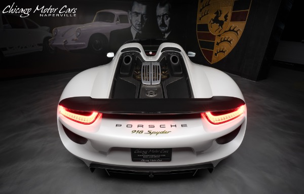 Used-2015-Porsche-918-Spyder-Only-1800-Miles-RARE-PTS-Pearl-White-Carbon-Fiber-Options-LOADED