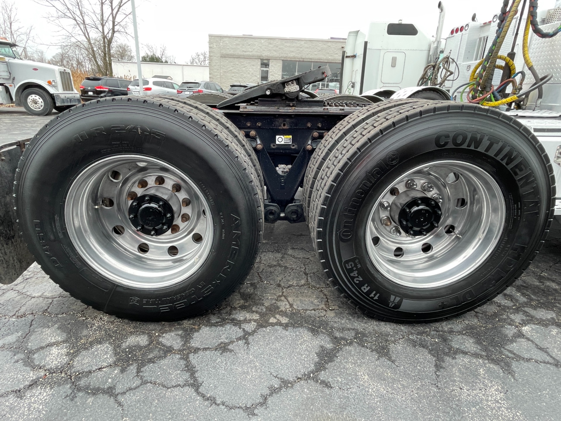 Used-2003-Kenworth-W900-Day-Cab---CAT-C15---18-Speed---Wet-Kit