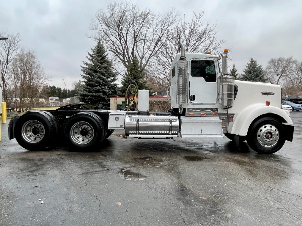Used 2003 Kenworth W900 Day Cab - CAT C15 - 18 Speed - Wet Kit for sale Sold at Chicago Motor Cars in West Chicago IL 60185 4