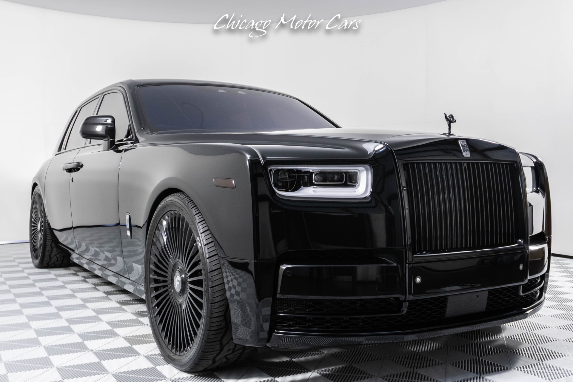 Used-2021-Rolls-Royce-Phantom-Mandarine-Interior-Forgiato-Wheels-Starlight-Headliner-Phantom-Package